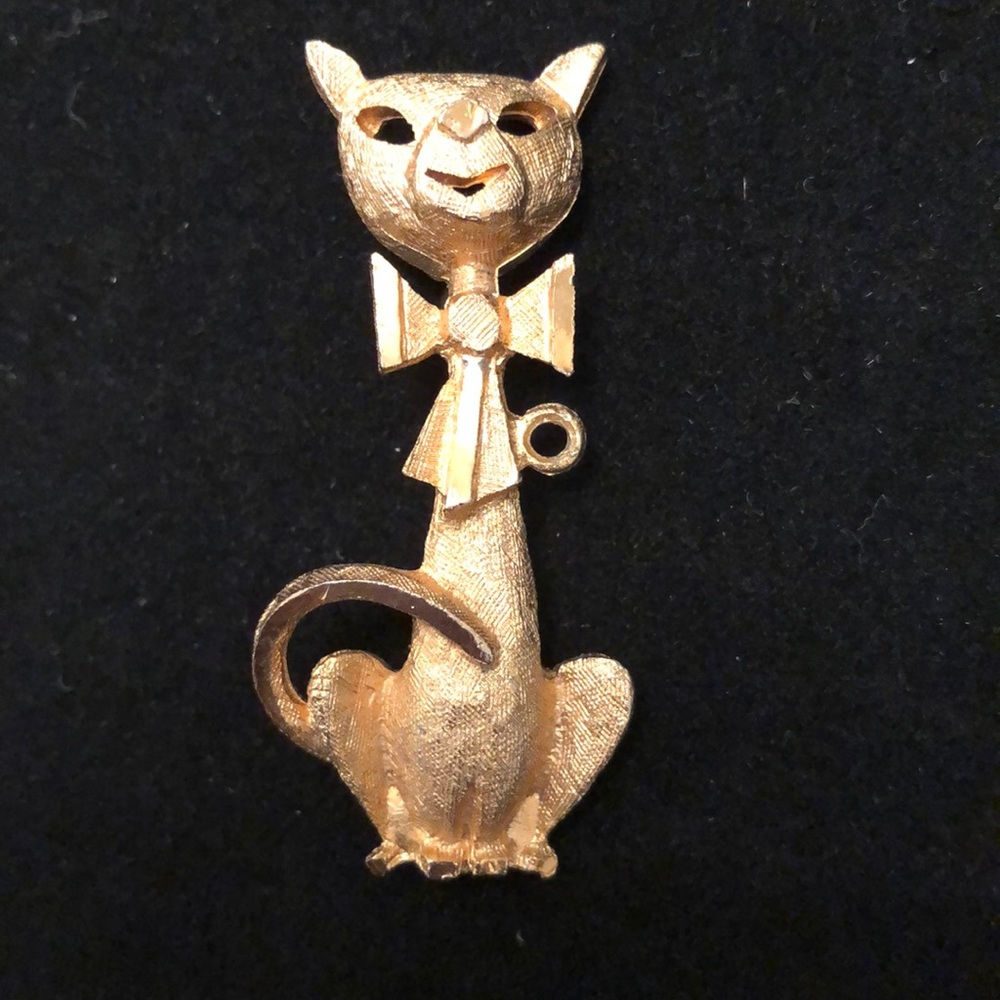 Gold Colored Cat Pin